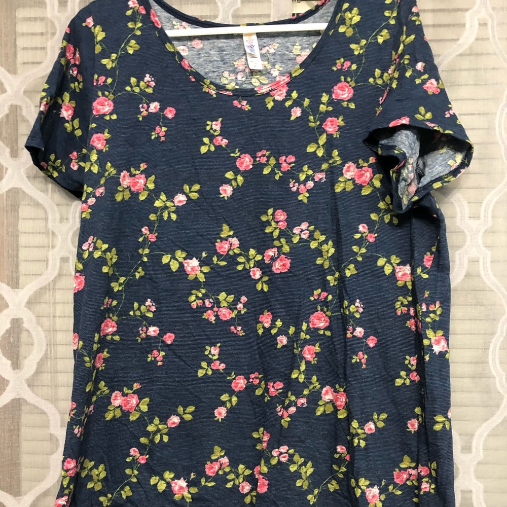 LuLaRoe Classic T